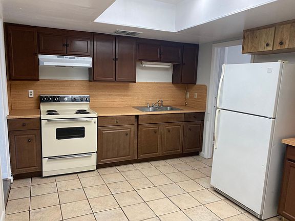 5th image of 950 7th St NW