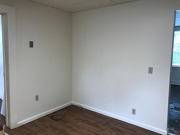 3rd image of 29 Dailey Ave
