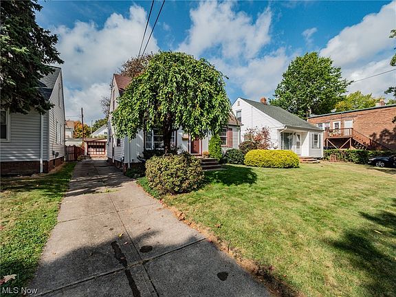 3rd image of 4458 S Hills Dr