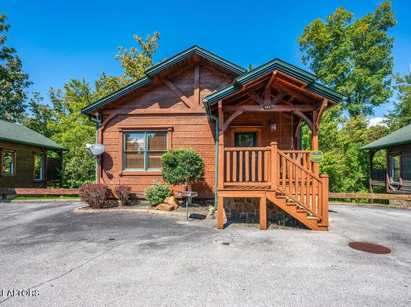 834 Great Smoky Way, Gatlinburg, TN 37738