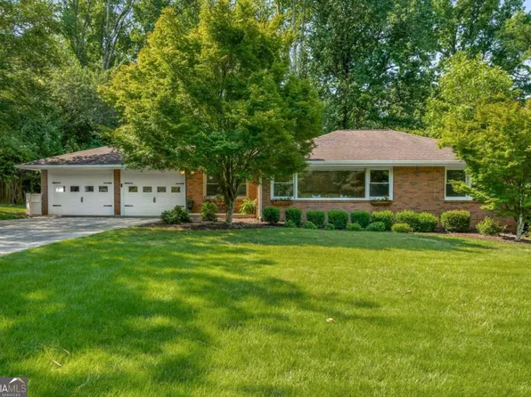 1310 Amanda Cir, Decatur, GA 30033