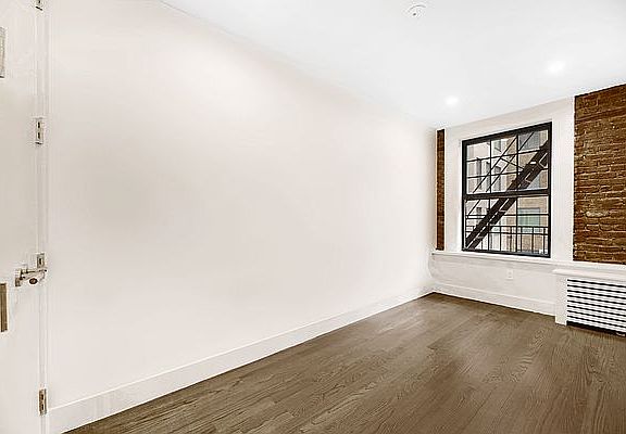 3rd image of 126 E 27th St APT 3R