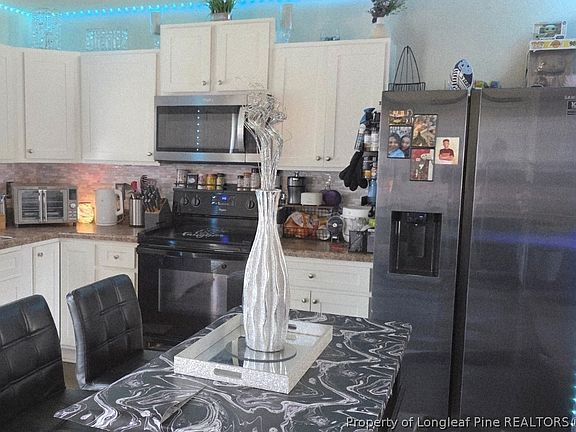 4th image of 110 Telegraph Ln