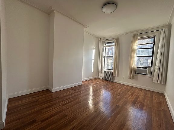 2nd image of 285 Wyckoff Ave APT 3L