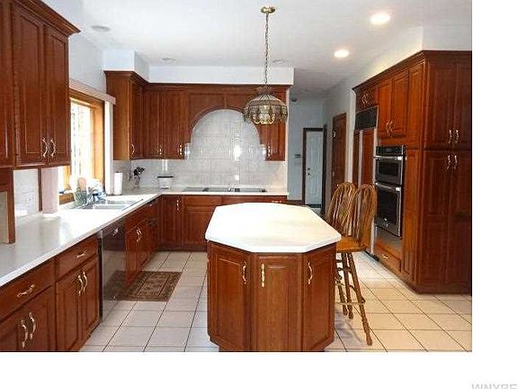 5th image of 49 N Woodside Ln