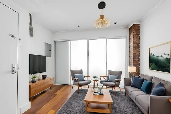 Rented by REAL New York | media 7