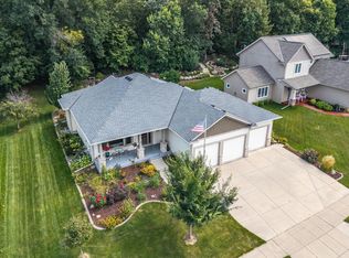 2704 Oak Lawn Dr, Northfield, MN 55057