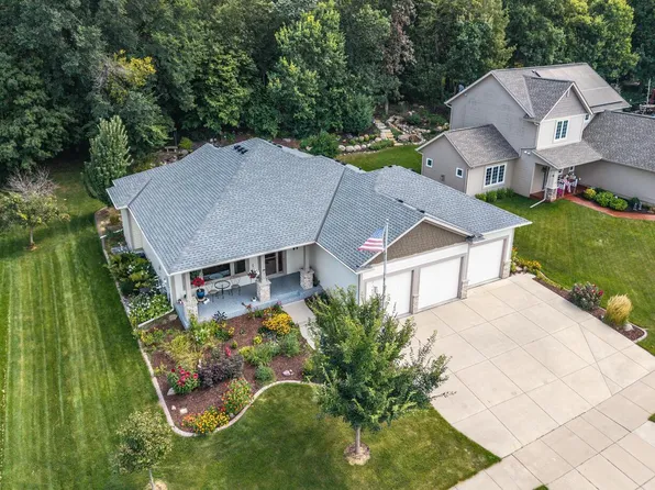2704 Oak Lawn Dr, Northfield, MN 55057