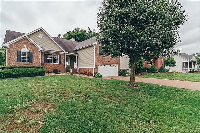 2nd image of 104 Braxton Park Ln