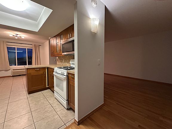 Kitchen & livingroom