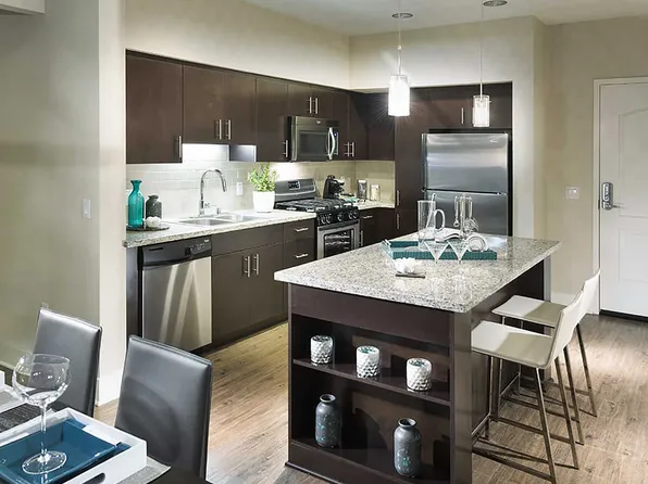 Los Alisos at Mission Viejo