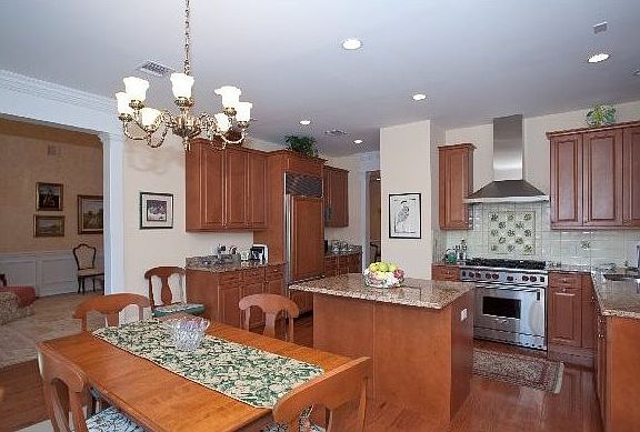 4th image of 109 West Overlook