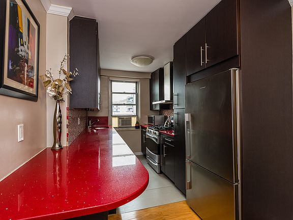 5th image of 7025 Yellowstone Blvd APT 19R