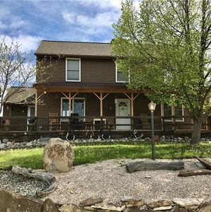 77 Davis Ln, Columbus, MT, 59019