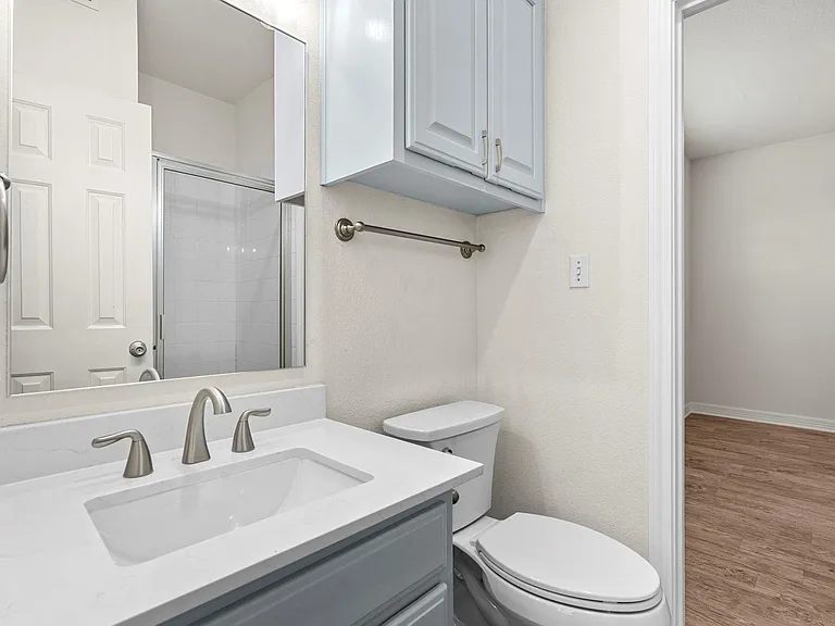 1100 W 25th St #101 — Photo 31