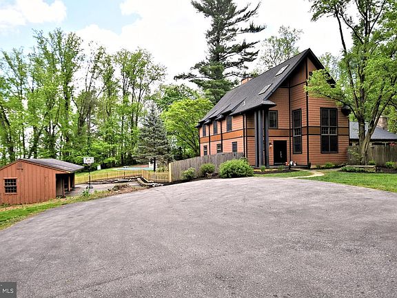 5th image of 886 S Gulph Rd