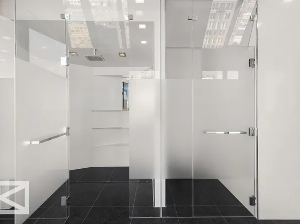 551 West 21st Street image 25 of 31