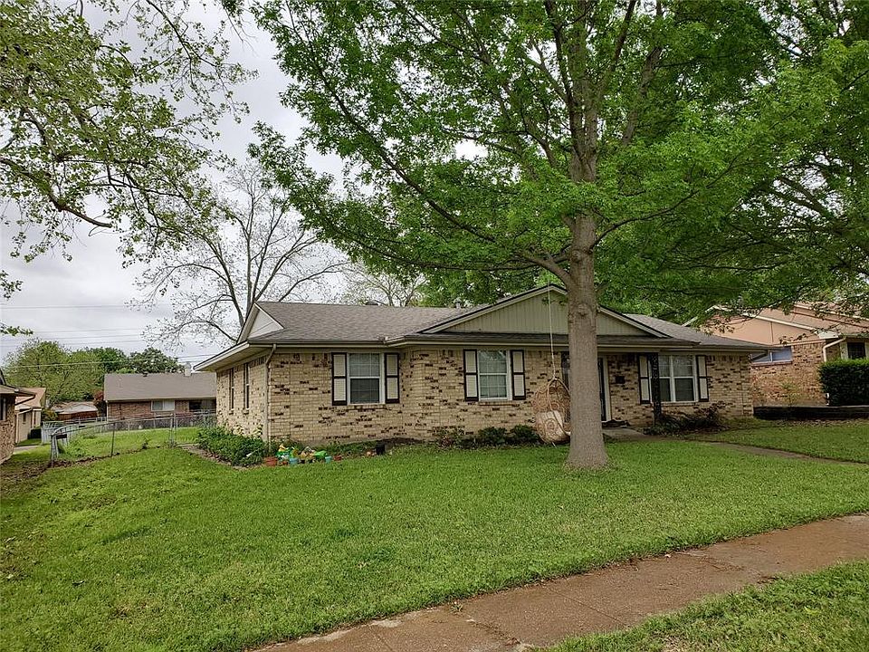 2nd image of 2516 Belhaven Dr