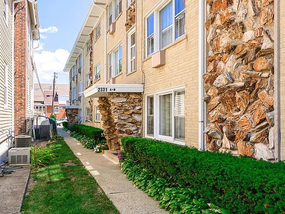 2nd image of 2331 N Sayre Ave APT 2D