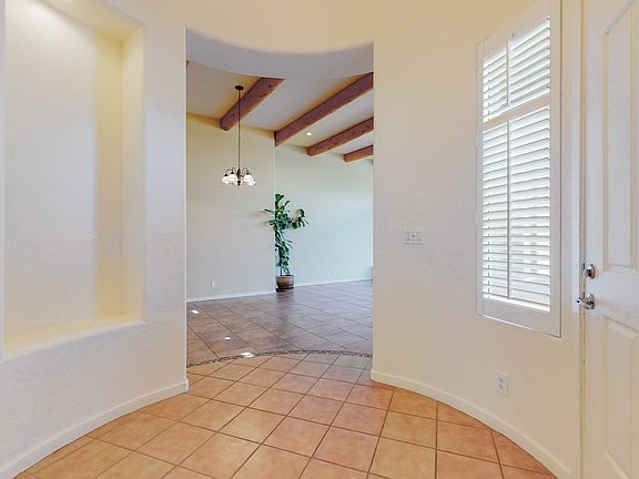 2nd image of 33 Sobradora Dr