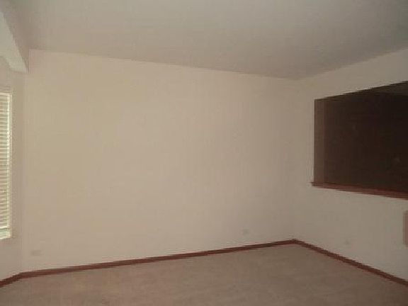 3rd image of 1668 Victoria Park Cir