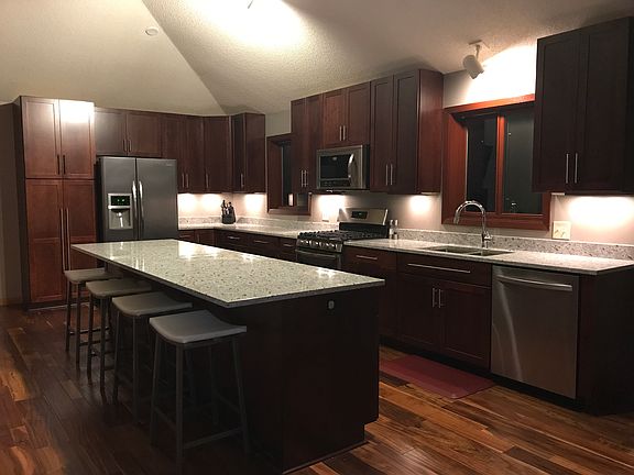 5th image of 510 Glacier Ln N