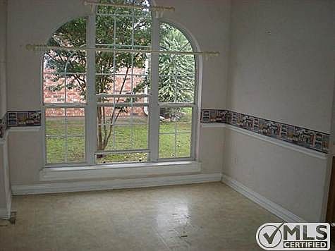4th image of 709 Colony Dr