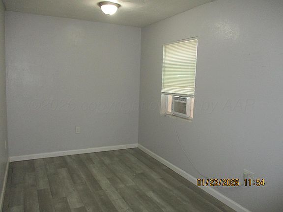 4th image of 1501 Clover Dr #1501