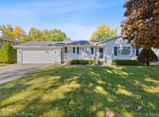1611 Jones Pl, Port Huron, MI