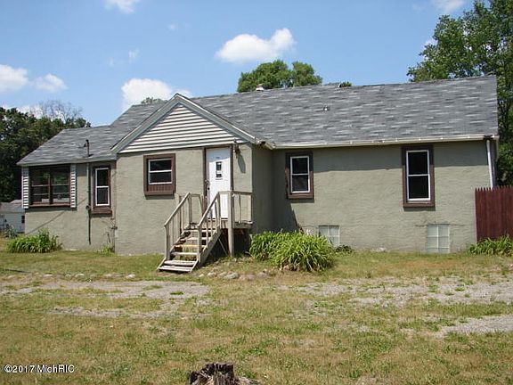 3rd image of 166 Barney Blvd
