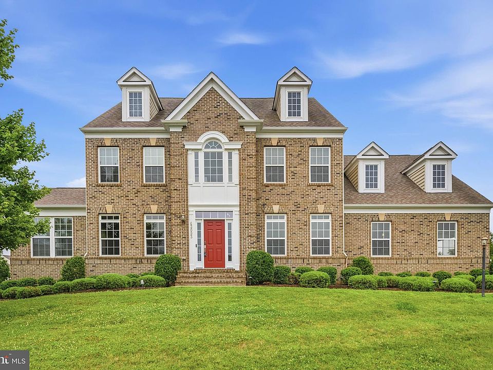 1st image of 42093 Lochiel Ln