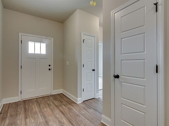 5th image of 286 Kemper Downs Drive