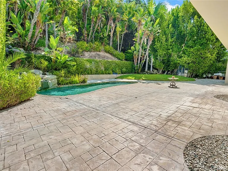 2784 Deep Canyon Dr — Photo 36