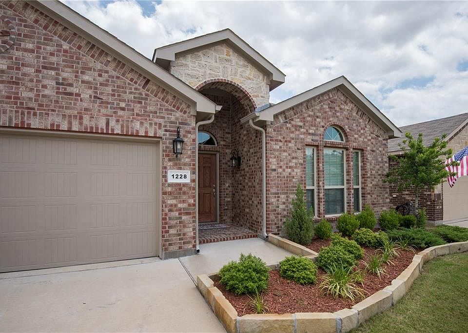 1st image of 1228 Glen Ct