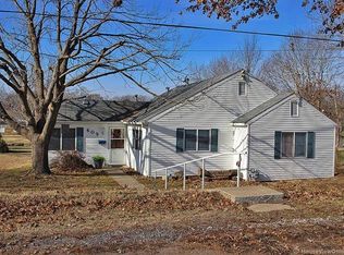 609 Sycamore St, Scott City, MO 63780