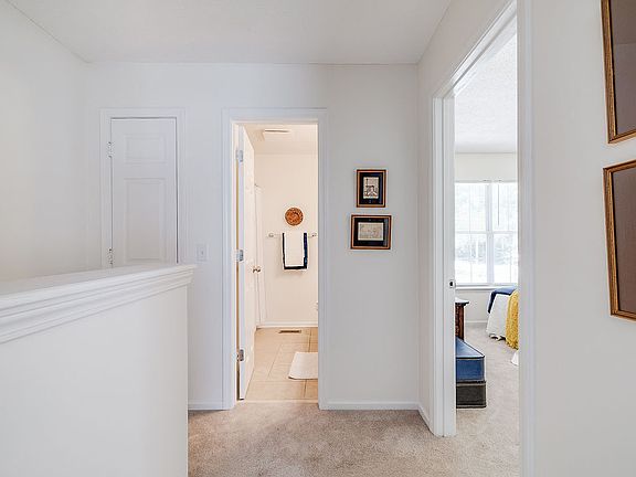 2nd image of 509 W 9th St