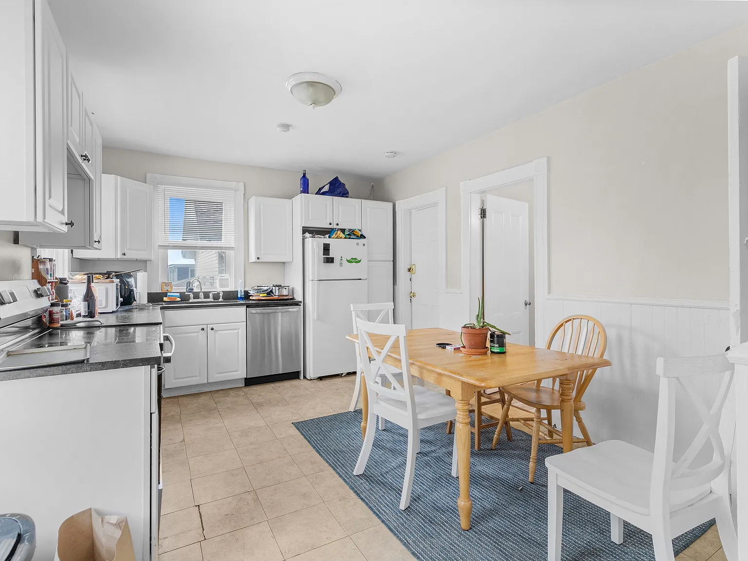3 bed, 1200 sqft, $2,800 — Photo 3
