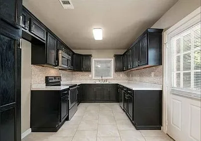 3 bed, 1500 sqft, $1,700 — Photo 3