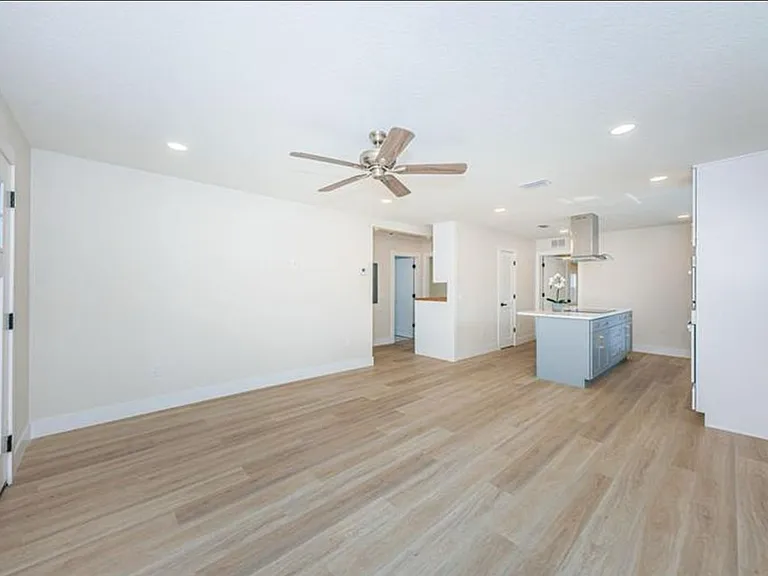 2906 W Nassau St — Photo 8