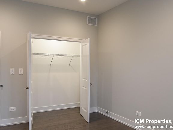 4th image of 1206 W Wrightwood Ave #3T