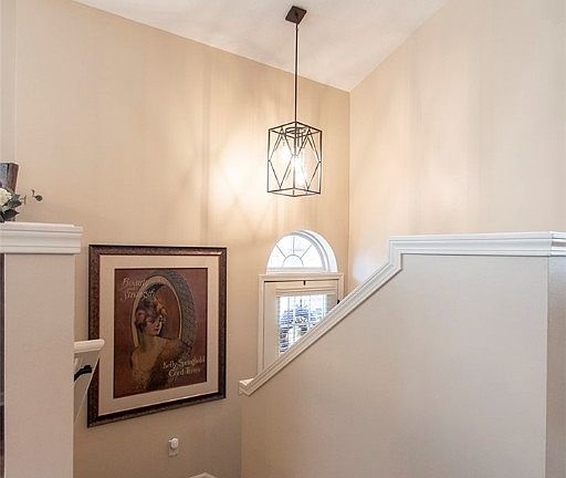 3rd image of 288 Woodhaven Dr