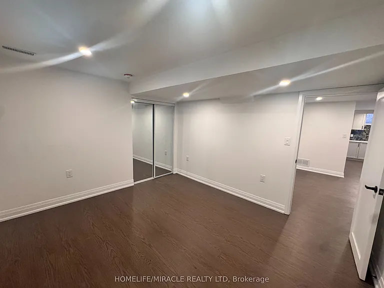 14 Berton Blvd — Photo 15