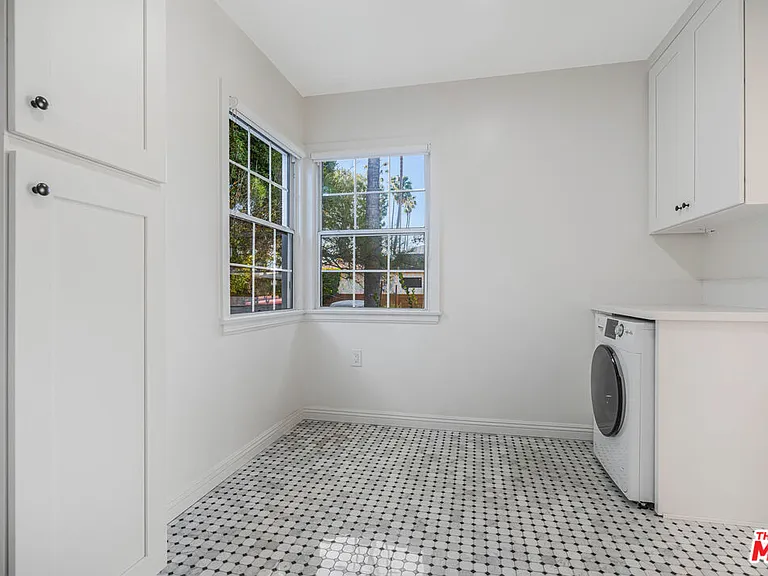2308 1/2 Pisani Pl — Photo 11