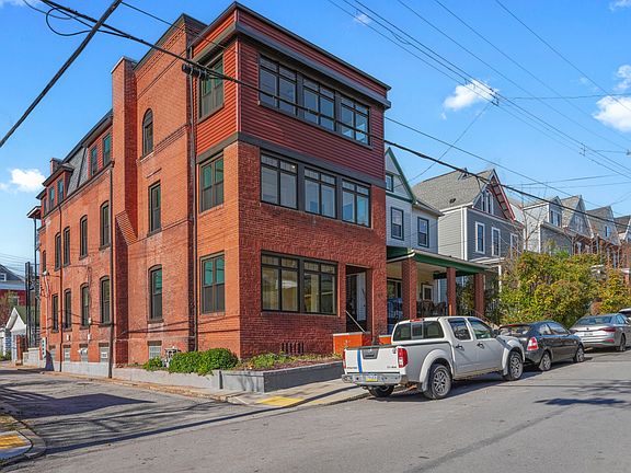 2nd image of 813 N Sheridan Ave APT 1