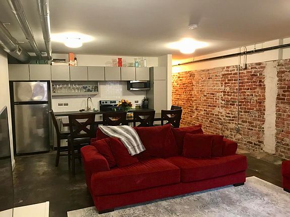 5th image of 449 Walnut St #B07