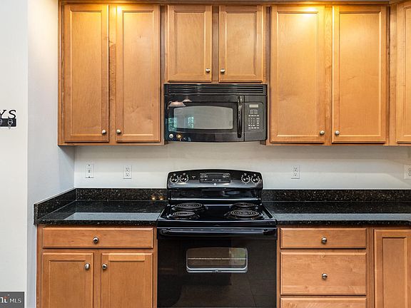 5th image of 2509 Eastbourne Dr