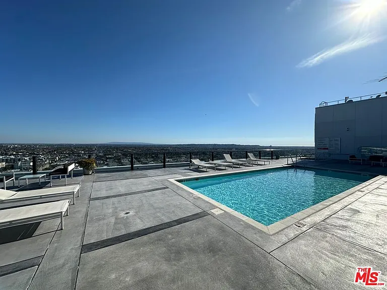 3810 Wilshire Blvd #1801 — Photo 17