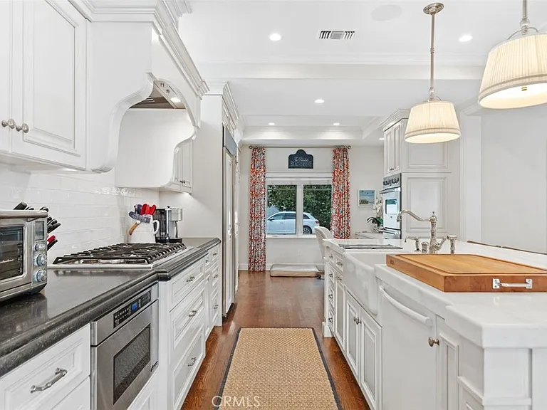 2431 Bayshore Dr — Photo 10