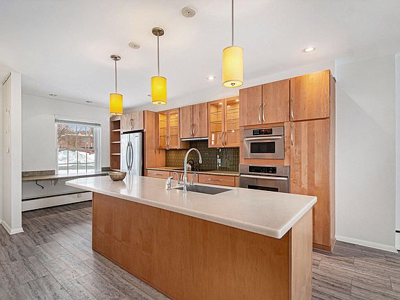 5th image of 2311 Wealthy St SE APT 4