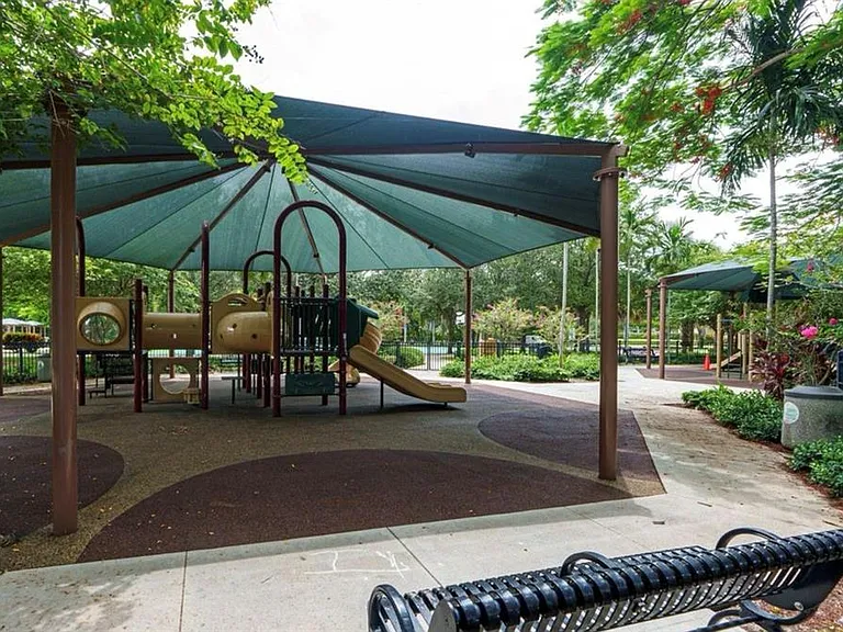 3500 Oaks Clubhouse Dr #303 — Photo 20